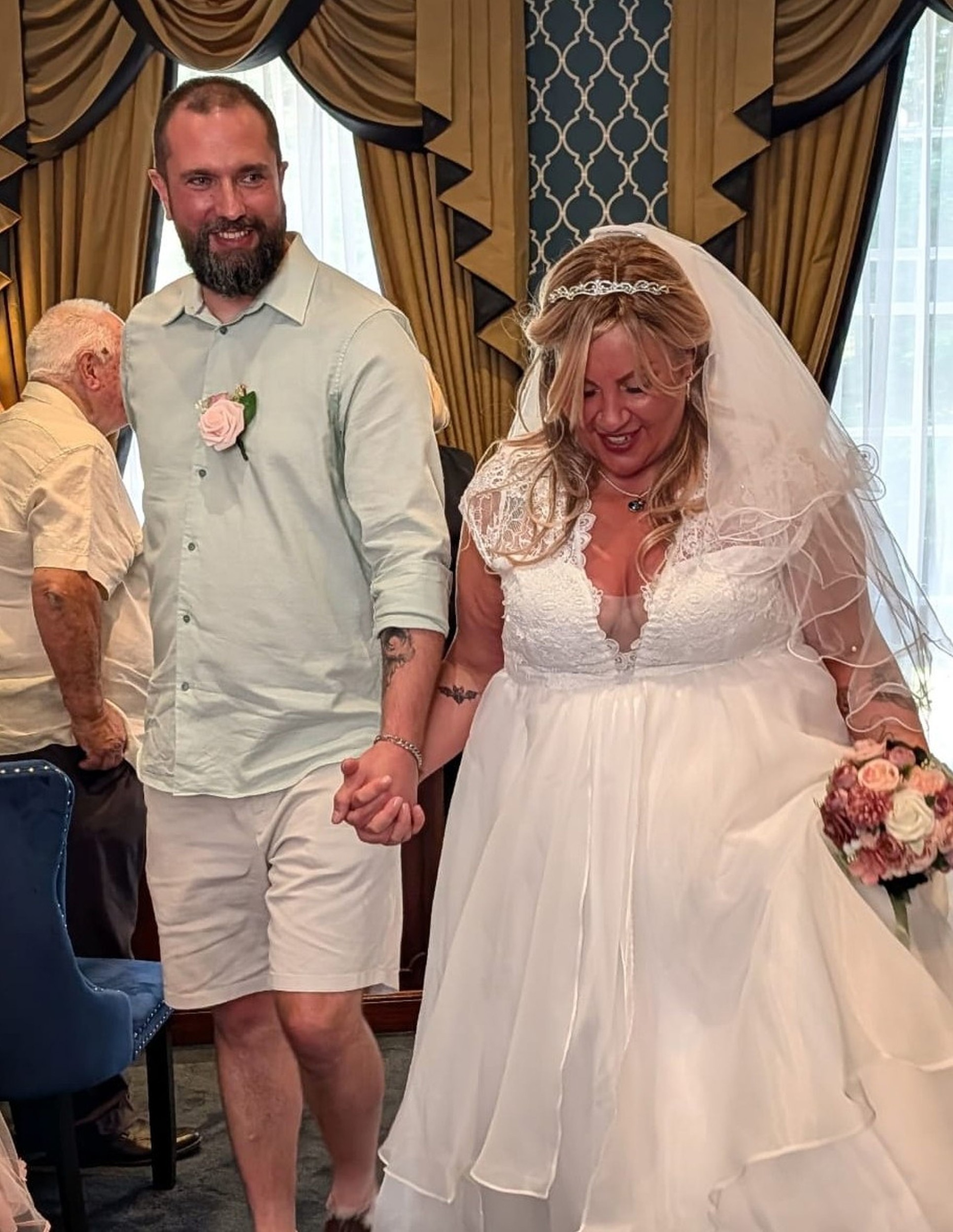 Michelle Russell a jej manžel Brad na svadbe ušetrili. 