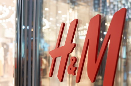 H&M zaskakuje. We flagowym sklepie można będzie kupić ubrania z drugiej ręki