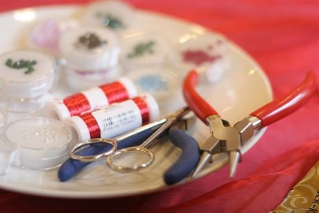 warszawa 28 08 2006Joanna Horodynska projektuje bizuterie w EMPiK , bizuteriafot Rafal Meszka