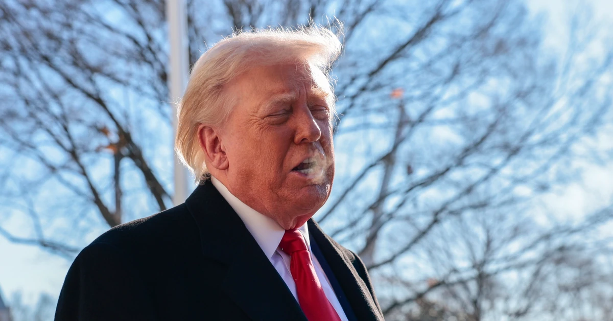 Prezydent USA pokazał środkowy palec pracownikowi fabryki. Jest nagranie