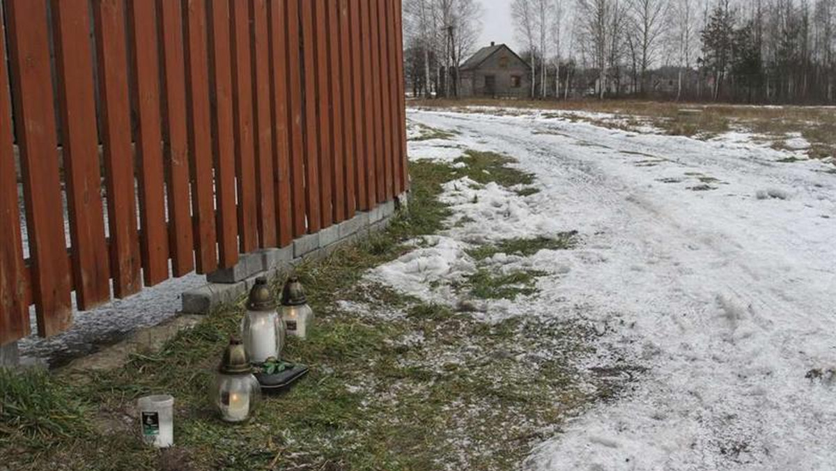 Poszła na zabawę, aby uczcić zdane egzaminy w zimowej sesji na studiach. Nagle Emilia J. w trakcie imprezy wyszła, a nad ranem jej ciało znaleziono pod płotem nieopodal jej domu. Dlaczego zginęła? Takie pytanie zadają sobie pogrążeni w żałobie i smutku jej bliscy.