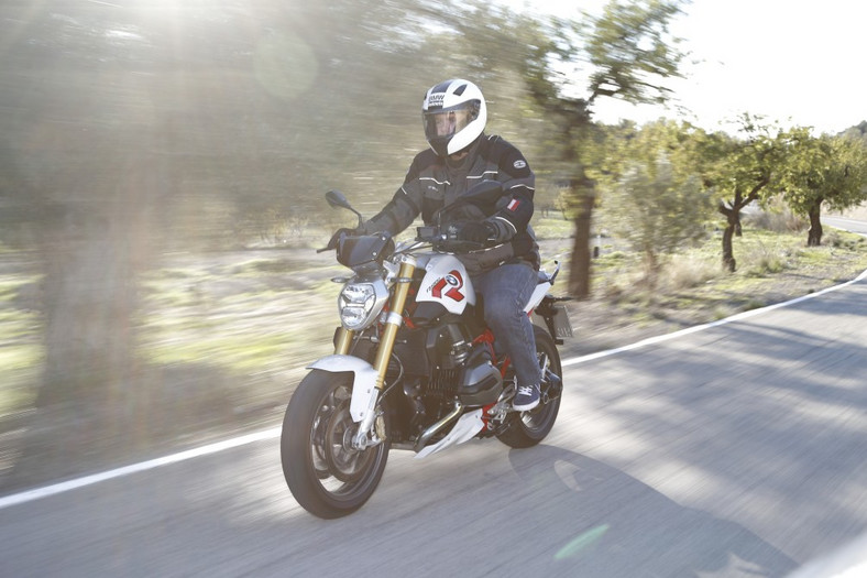 2015 BMW R1200R