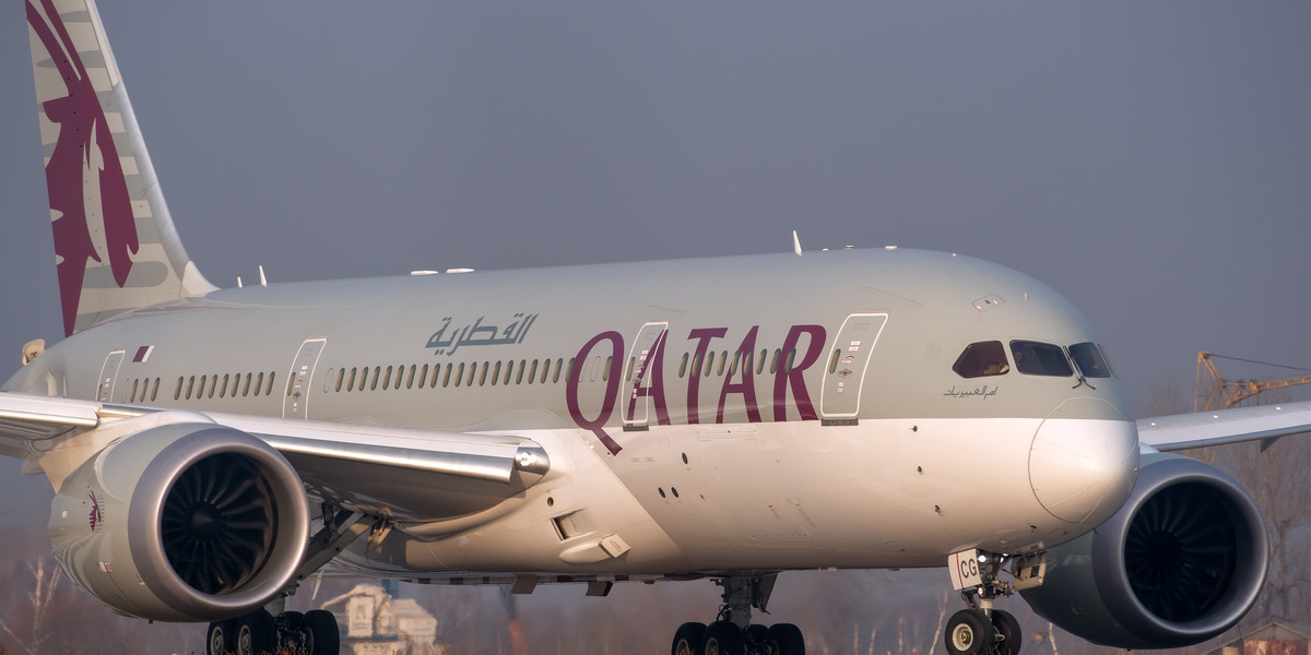 Qatar Airways z Warszawy do Dohy latają od siedmiu lat. Połączenia obsługiwane są Boeingami 787 Dreamliner i Airbusami A350.