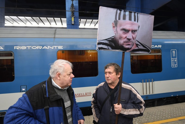 Przyjazd Tuska do Warszawy