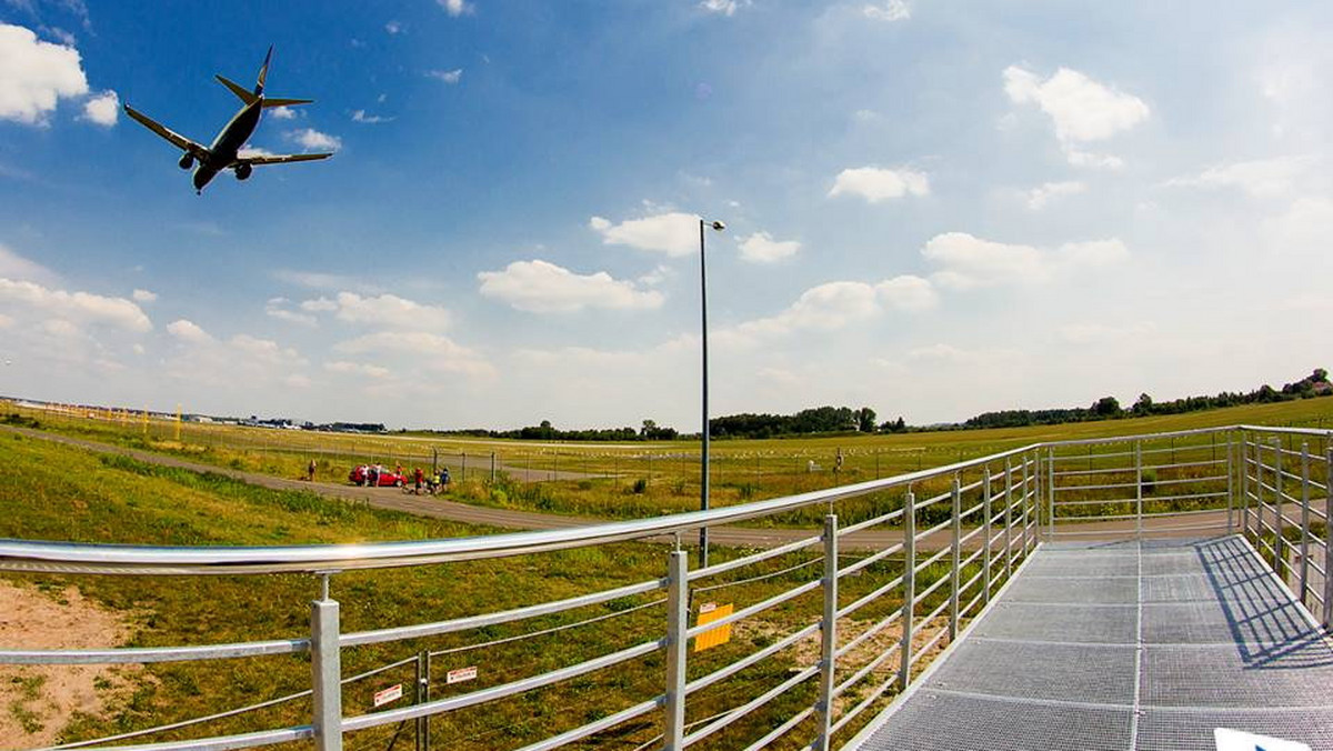 Dobre wiadomości dla fanów lotnictwa. W Katowice Airport powstały dwie platformy widokowe, z których będzie można bezpiecznie fotografować i filmować startujące i lądujące samoloty z bliskiej odległości.