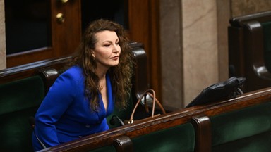 Posłowie PiS ściskali się z nową posłanką. Na zaprzysiężenie jednak nie przyszli