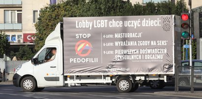 Warszawa: koniec z treściami homofobicznymi i antyaborcyjnymi na ulicach. To pomysł Jarosława Kaczyńskiego