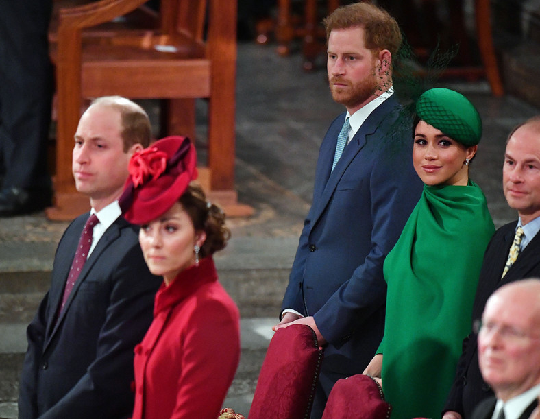 Książę William i książę Harry unikali kontaktu wzrokowego podczas nabożeństwa