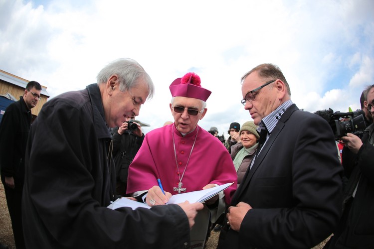 Arcybiskup-Metropolita Czestochowski Waclaw Depo