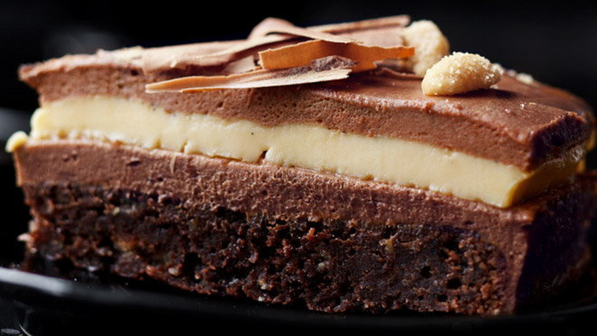 Ten przepis przypadnie do gustu wszystkim miłośnikom mini deserów czekoladowych. Smakuje lepiej niż z cukierni - przekonaj się, jak go zrobić.