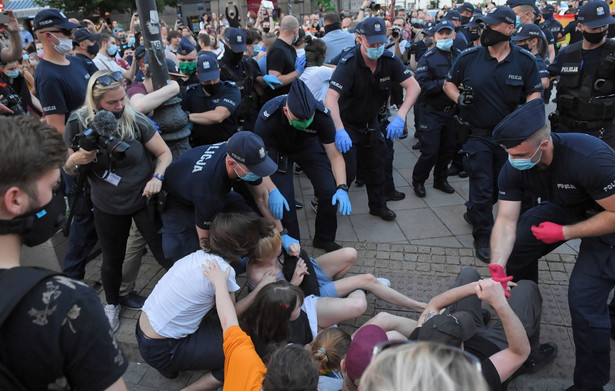 Protest LGBT w Warszawie. Policja: Zatrzymano 48 osób