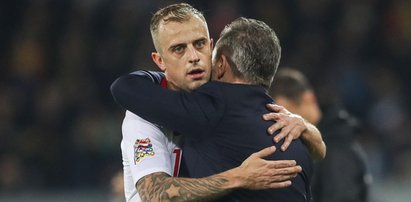 Grosicki i cała drużyna stoi murem za Brzęczkiem