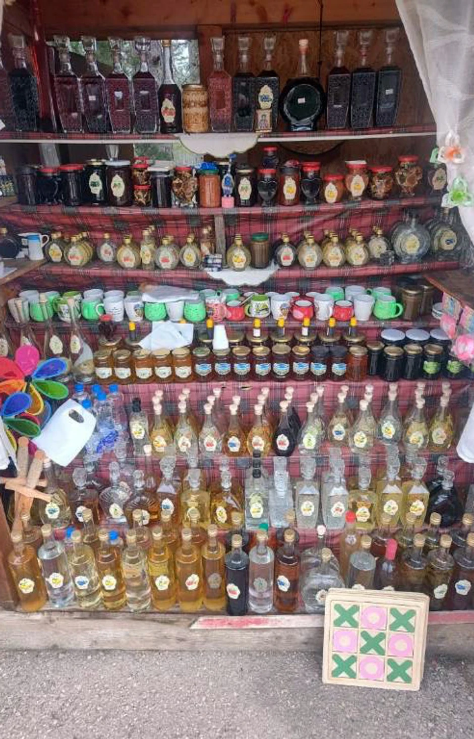 Policija je tokom ove akcije izvršila pretresanje stana i drugih prostorija na ukupno 53 lokacije