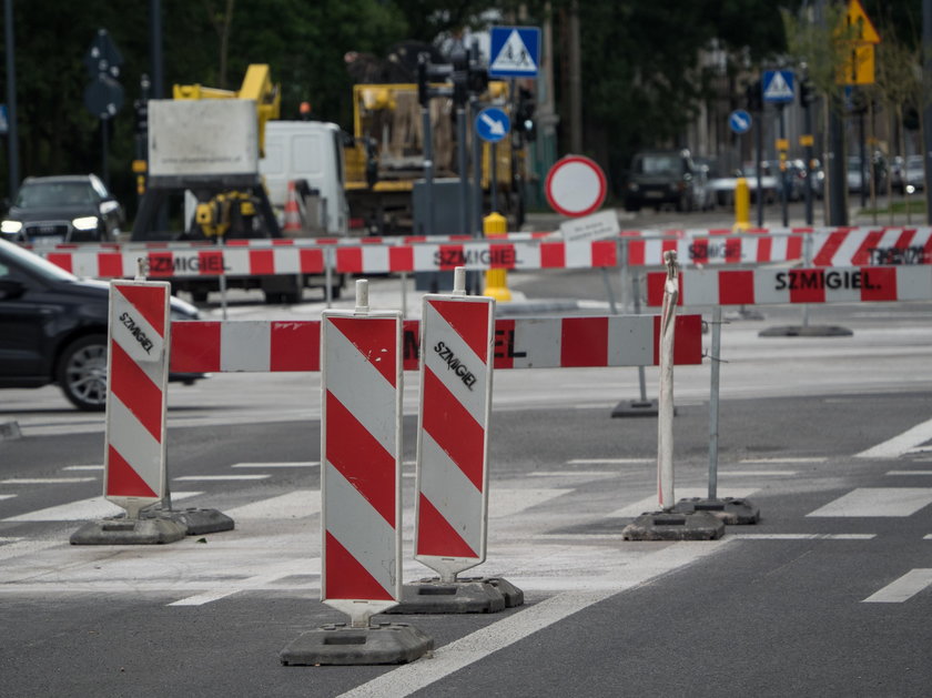 Na Gdańskiej pracownicy MPK pokazali jak remontować drogi w Łodzi