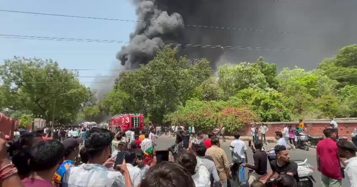 Katastrofa samolotu w Indiach. Jedna osoba ocalała, media piszą o "cudzie" [RELACJA NA ŻYWO]