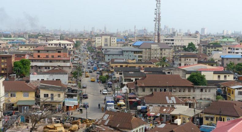 5 fine places for medium-income earners to live on Lagos Mainland. [BBC]