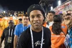 Ronaldinho zostaje za kratami. Sąd nie zgodził się na jego zwolnienie