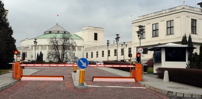 Wszedł z bombą do Sejmu na konferencję Millera!