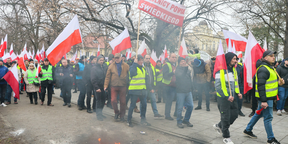 Rolnicy podczas protestów w Warszawie 6 marca 2024 r.