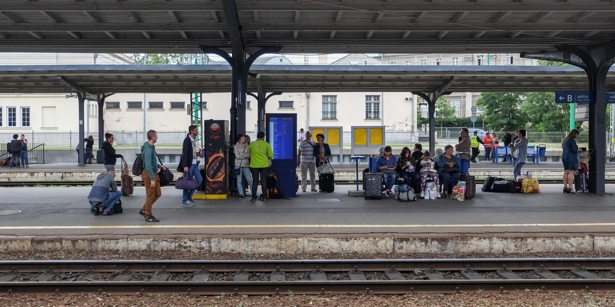 Będzie wielki remont trasy kolejowej Poznań-Warszawa. Będą ogromne utrudnienia