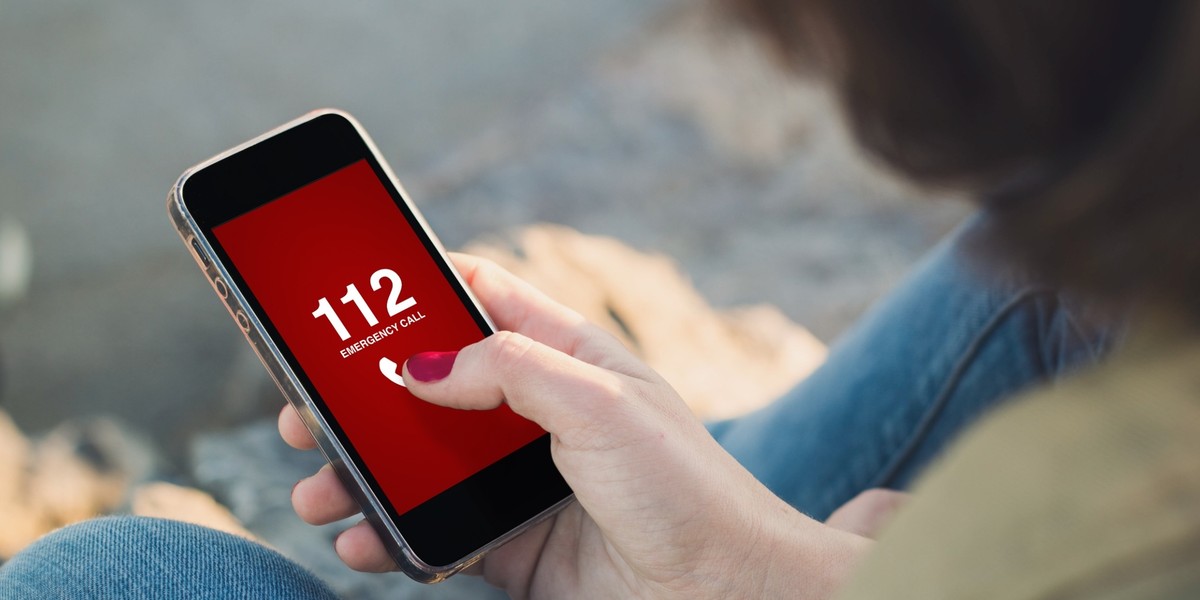 Użytkownicy zgłaszają problemy z numerem alarmowym (zdj. ilustracyjne).