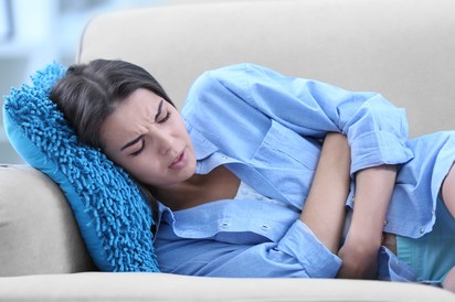 Annyira erős a menstruációm, hogy csak feküdni bírok. Mit tehetnék ellene? Az orvos válaszol