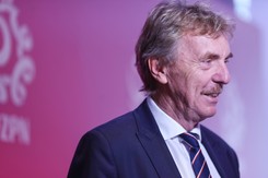 Boniek: Anglicy to hipokryci. Klękają, a Walker nie chciał podać ręki Glikowi
