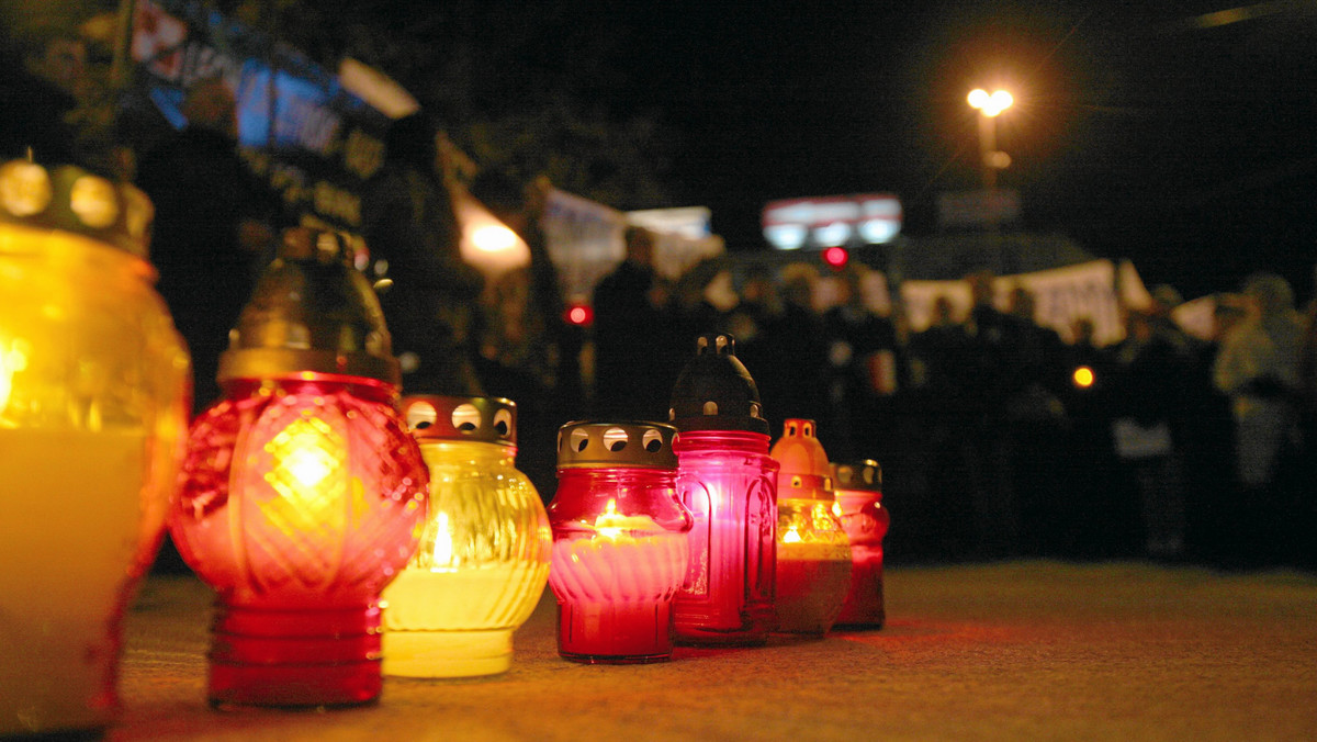 Ostatnie pożegnanie tragicznie zmarłych podczas mordu na wyspie Jersey odbył się w czwartek w Bydgoszczy - informuje TVP Bydgoszcz.