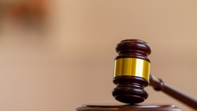 Wróbel o sędziach: praworządność w partyjnych barwach