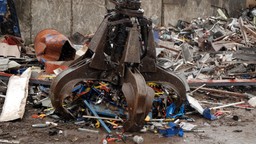 Gruz po pracach remontowych: Czy można go sprzedać? Jakie formalności trzeba spełnić?