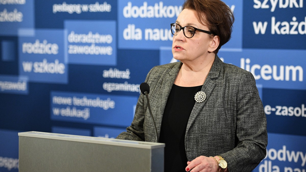 Anna Zalewska o przechodzeniu nauczycieli na l4