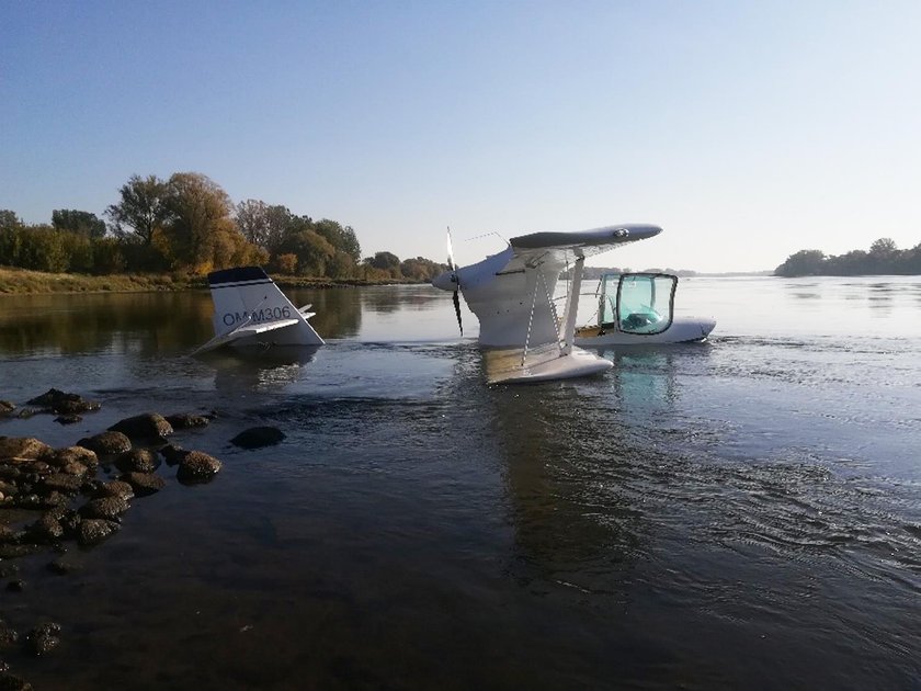 Awaryjne lądowanie samolotu na Wiśle w Toruniu