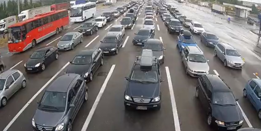 Kilometarske kolone i na graničnom prelazu Preševo na izlazu iz Srbije