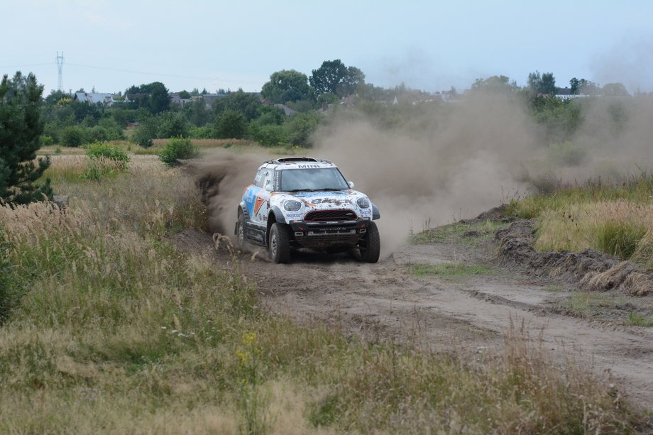 MINI John Cooper Works Rally – ryczący potwór, który spala 80 litrów na "setkę"