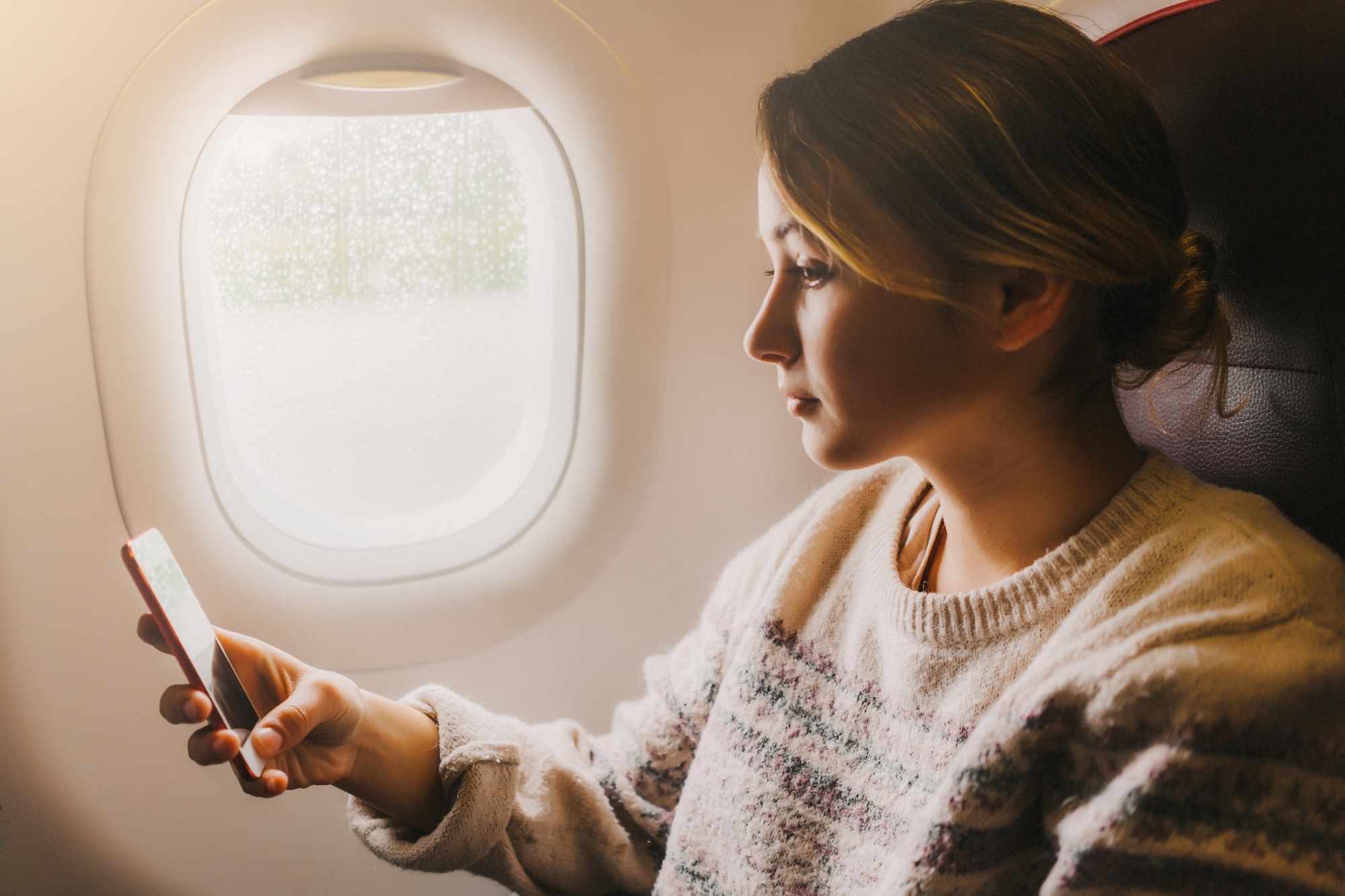 In the plane, it is necessary to turn on the flight mode on the phone.