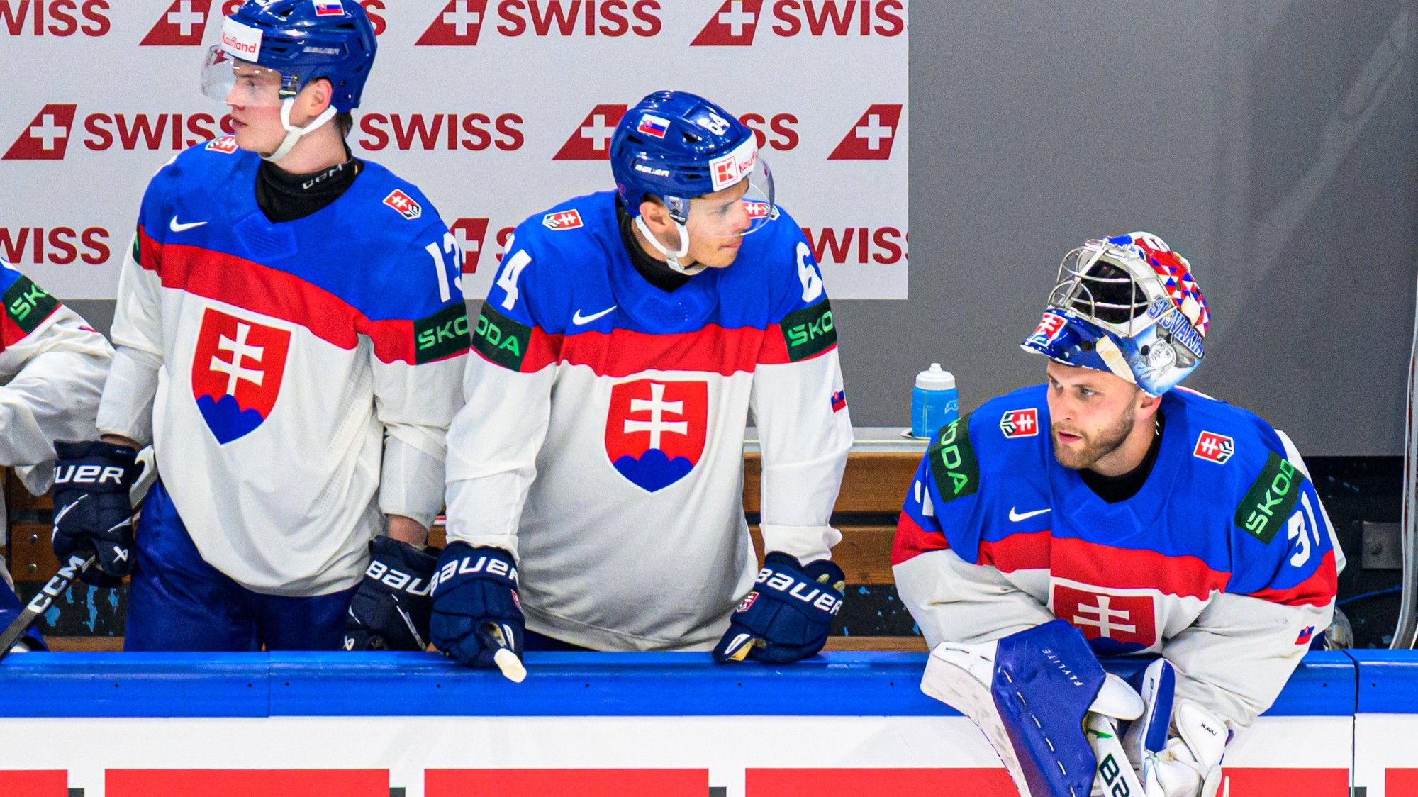 Zľava František Gajdoš, Patrik Koch a brankár Samuel Hlavaj (všetci Slovensko). 