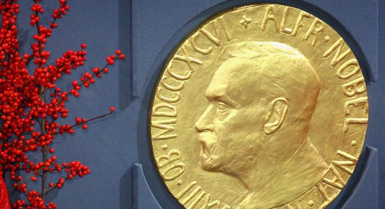 Une plaque représentant Alfred Nobel à Oslo, en Norvège. Chris Jackson/Getty Images