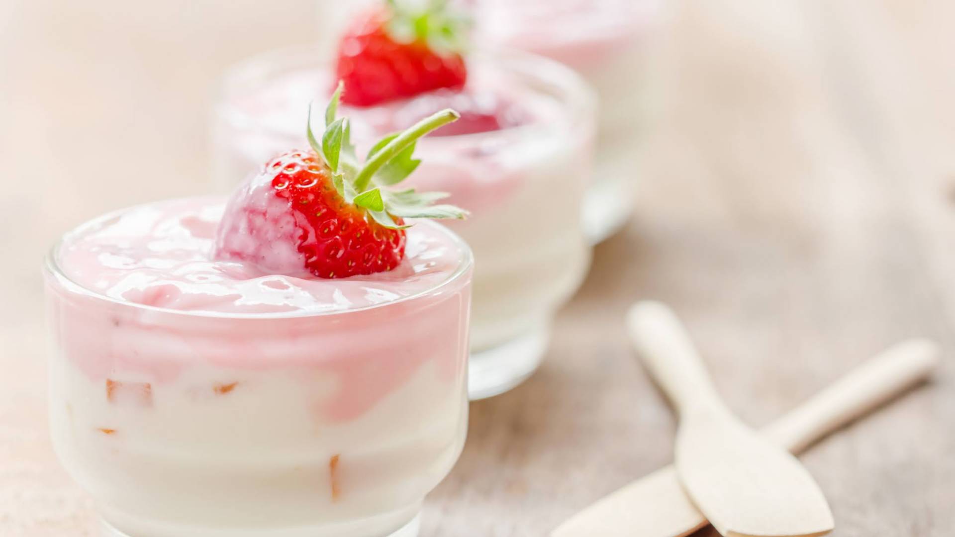 Recept za voćni jogurt koji je zaludeo internet pravi se za 5 minuta i kažu da je pravo letnje osveženje
