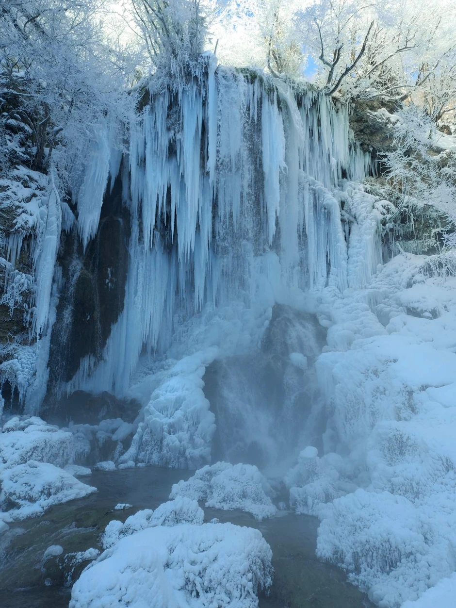 Gostiljski vodopad okovan ledom