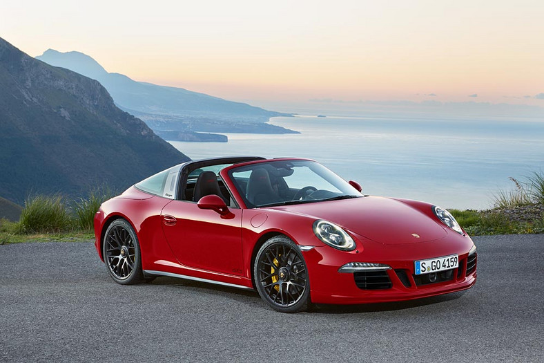  Porsche 911 Targa 4 GTS 