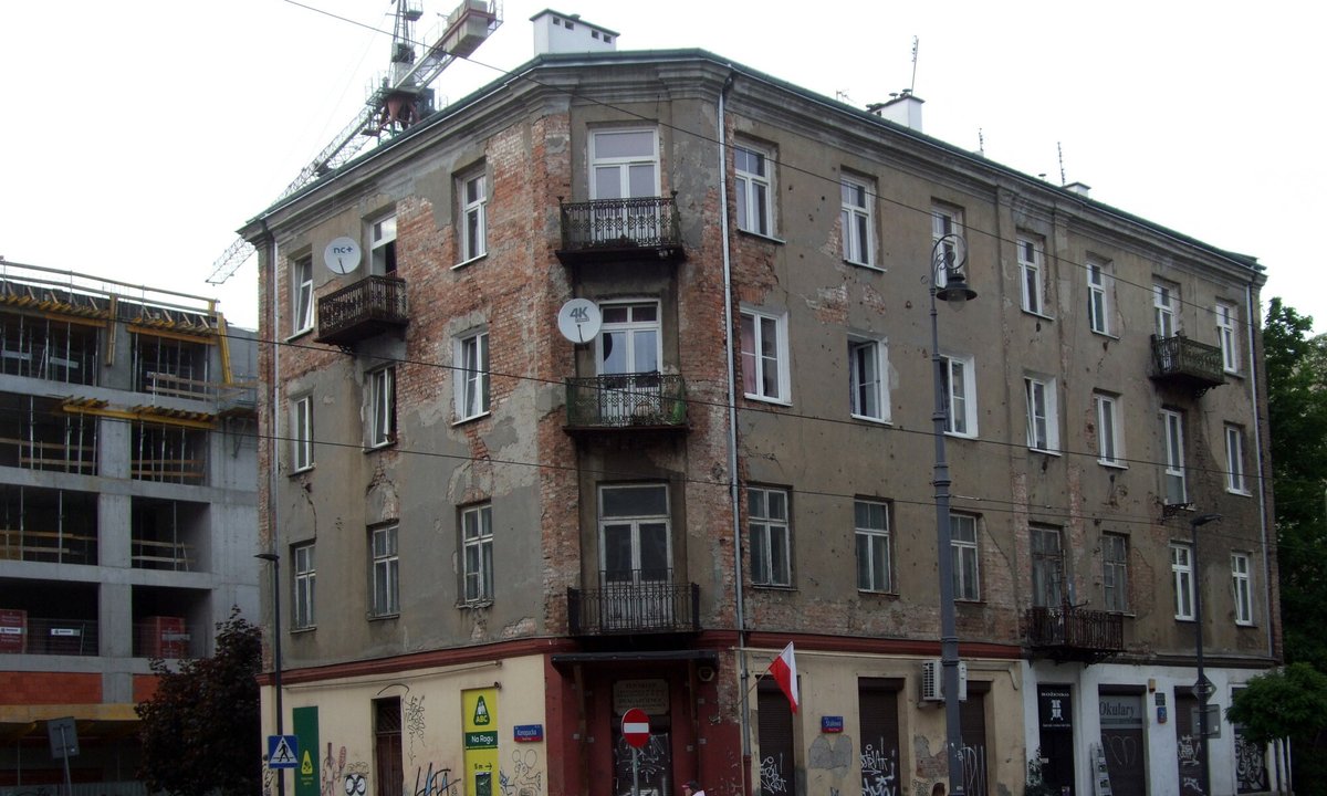 Nowy sposób dilerów narkotykowych na Pradze. Ukrywają linki w graffiti