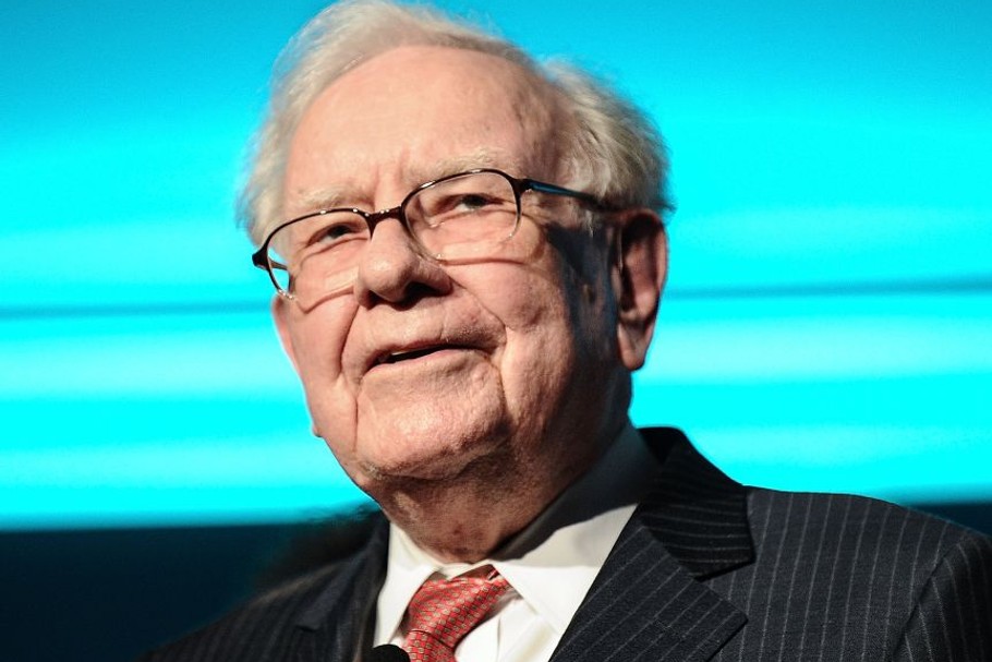 Warren Buffett preferuje inwestowanie długoterminowe, a przy wyborze spółek kieruje się analizą fundamentalną