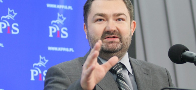 Karol Karski z zarzutami. Ciąg dalszy afery ws. Collegium Humanum