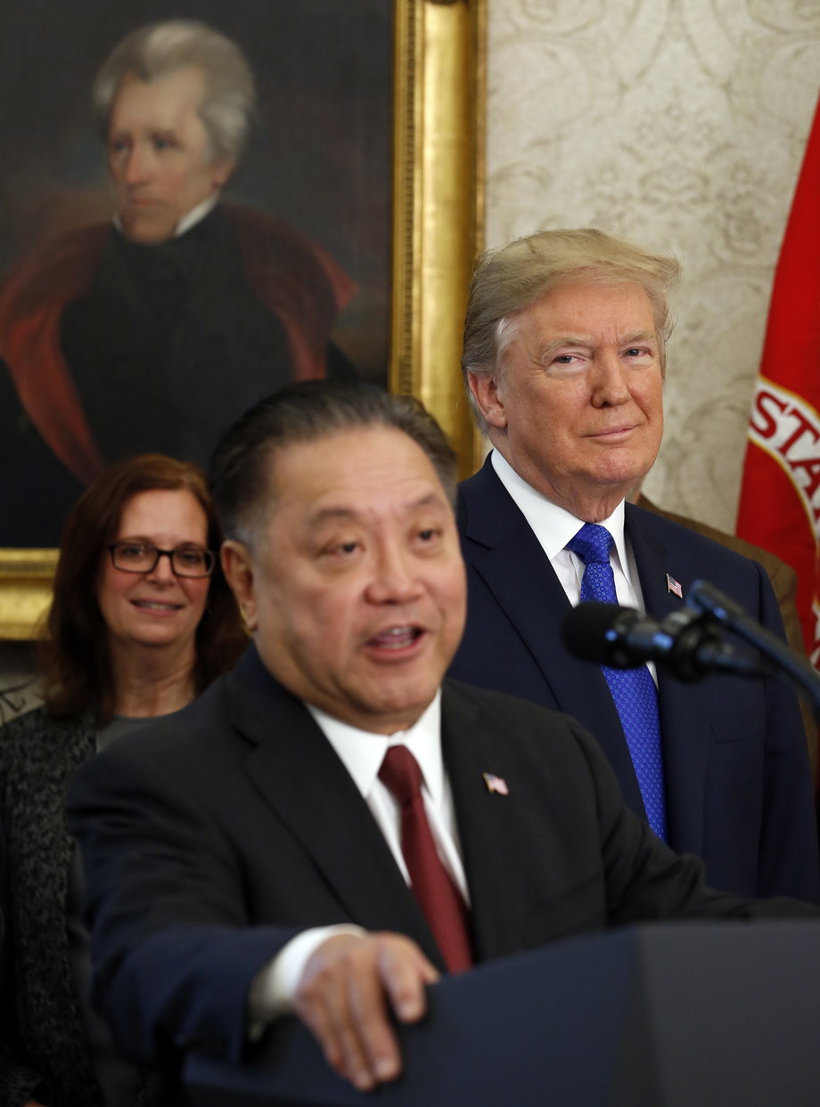 Prezydent USA Donald Trump i prezes Broadcomu Hock Tan w listopadzie w Białym Domu