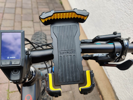 Ultimative Fahrrad-Handyhalterung: Powerbank, Sound & Airtag für unterwegs