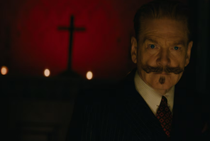 Kenneth Branagh jak Herkules Poirot w filmie Duchy w Wenecji