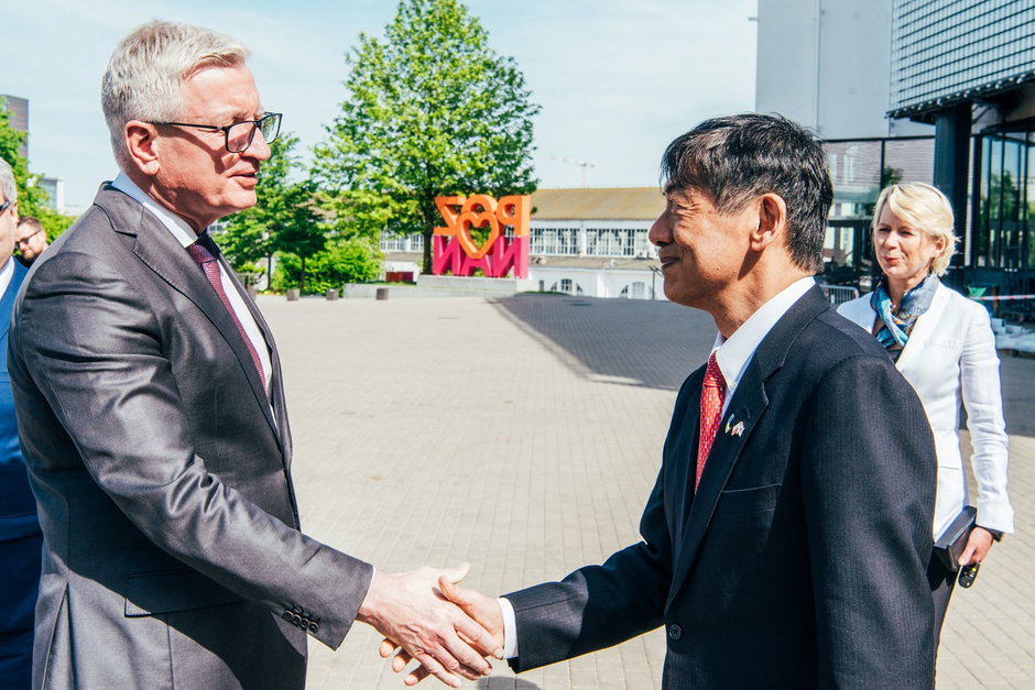 Ambasador Japonii odwiedził Poznań i spotkał się z Jackiem Jaśkowiakiem fot. UMP