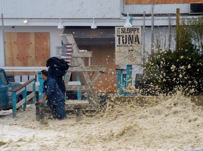 Woda wdarła się na Long Island w Nowym Jorku