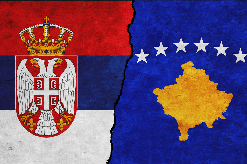 Serbia utraciła kontrolę nad Kosowem po kampanii zbrojnej NATO w 1999 roku i odmawia uznania ogłoszonej w 2008 roku niepodległości swej byłej prowincji.