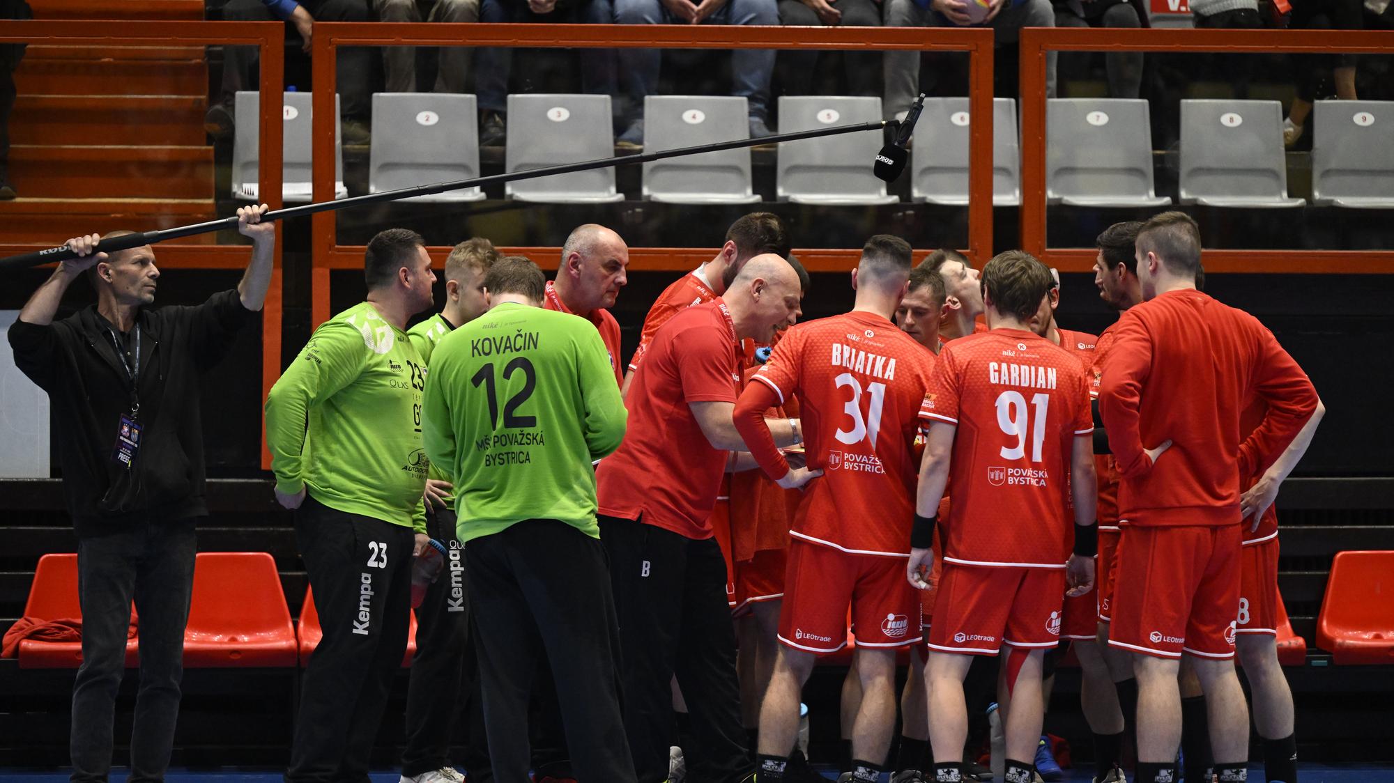 Niké Handball extraliga: Považská Bystrica si výhrou upevnila prvé miesto v  tabuľke